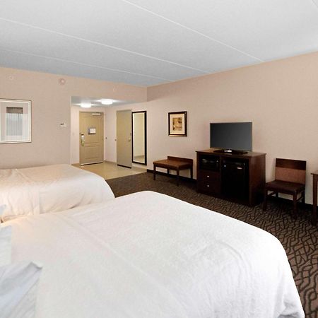 Hampton Inn Butler Bagian luar foto