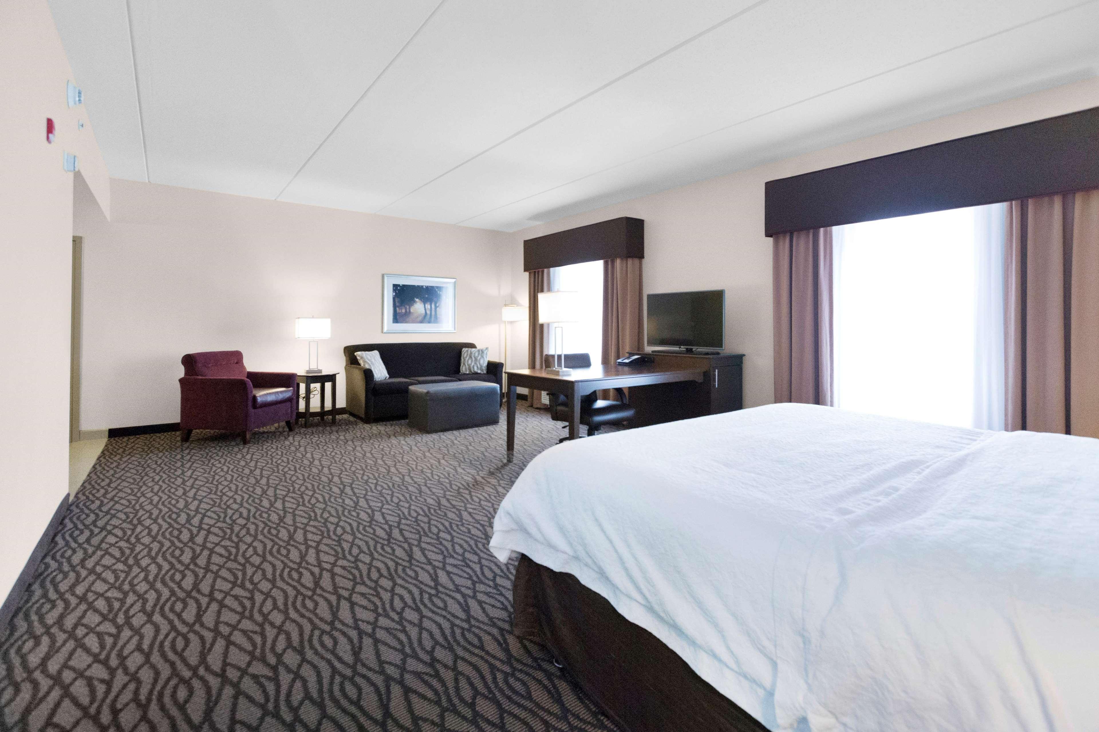 Hampton Inn Butler Bagian luar foto