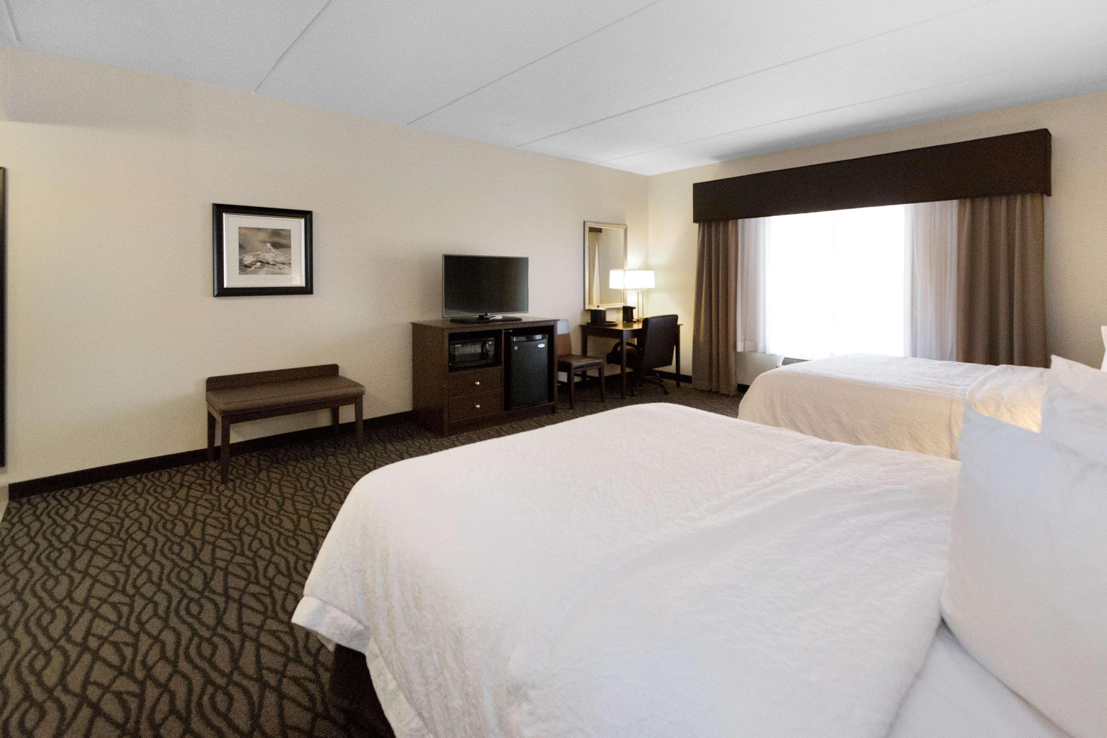 Hampton Inn Butler Bagian luar foto