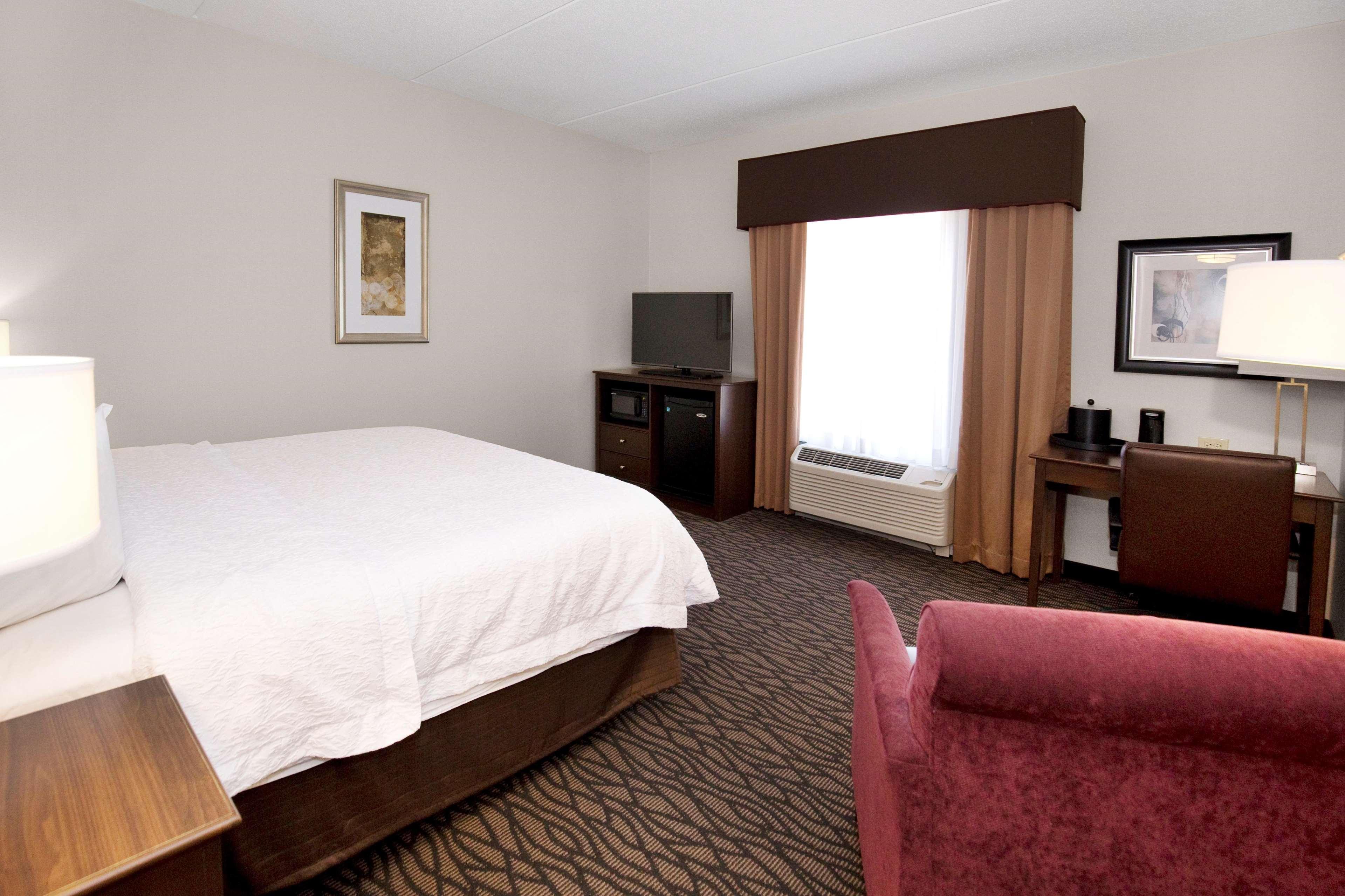 Hampton Inn Butler Bagian luar foto