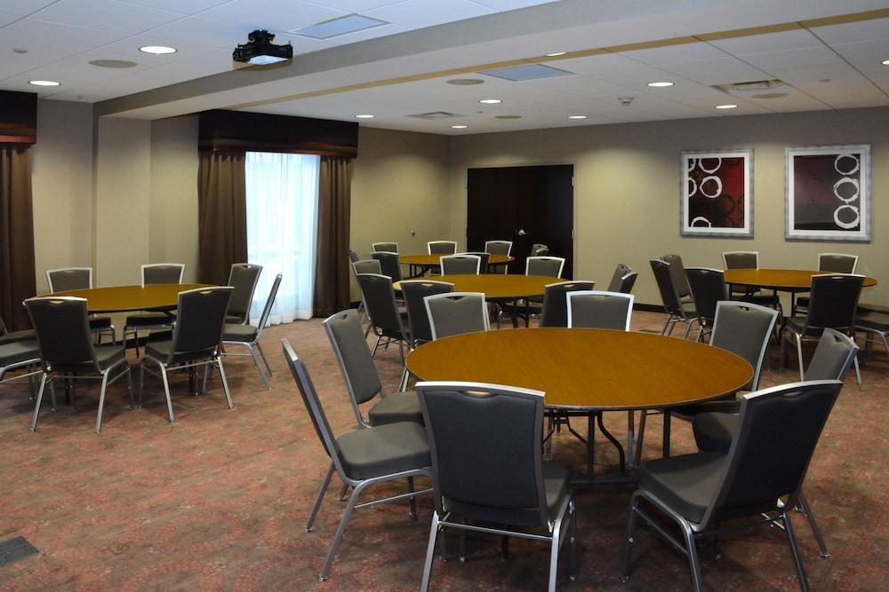 Hampton Inn Butler Bagian luar foto