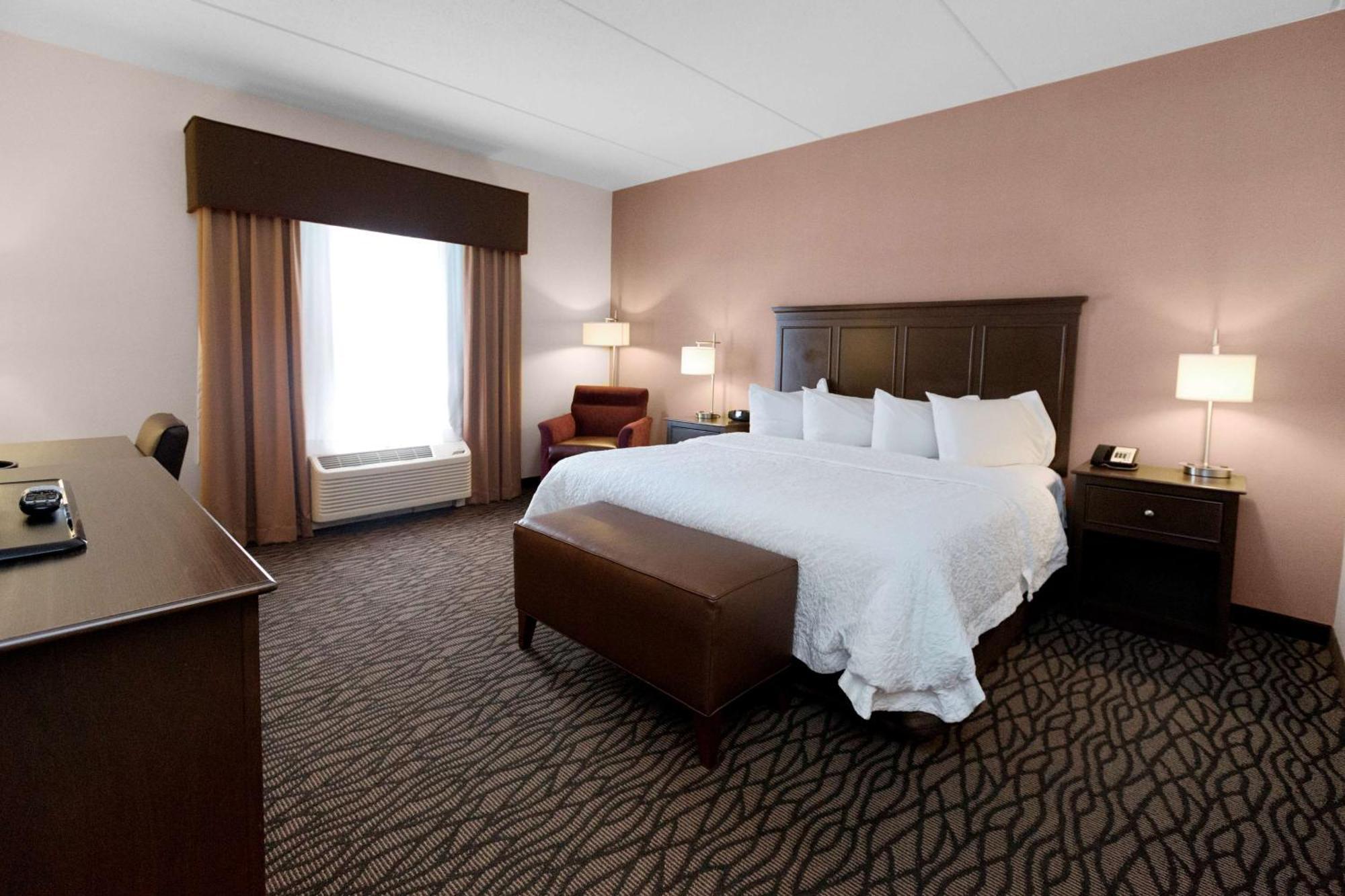 Hampton Inn Butler Bagian luar foto
