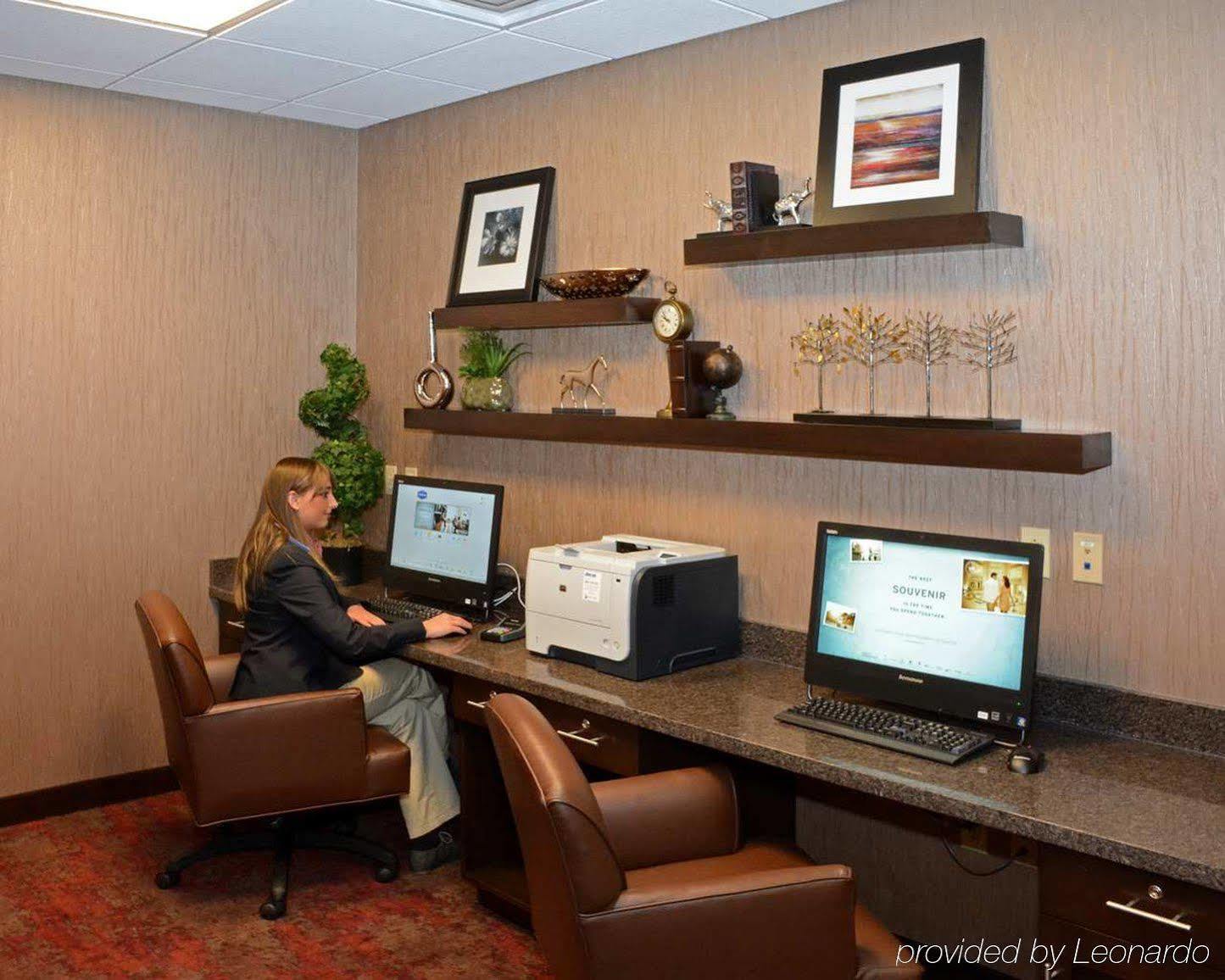 Hampton Inn Butler Bagian luar foto