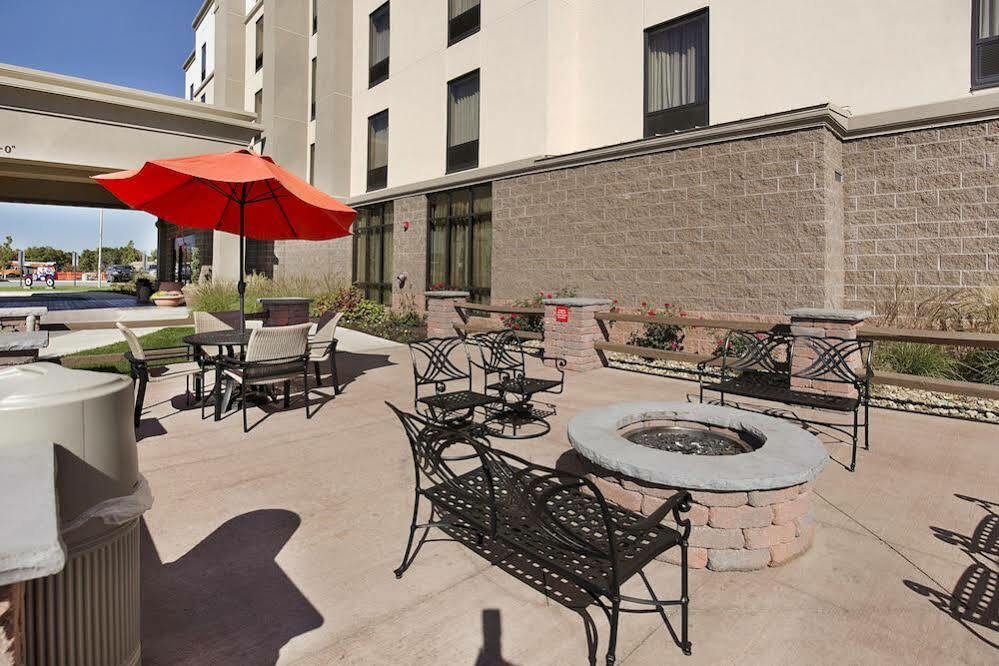 Hampton Inn Butler Bagian luar foto